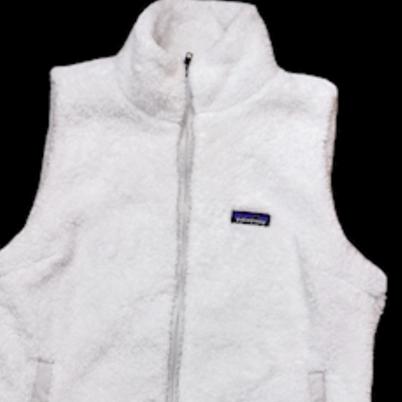 Patagonia Jackets & Blazers - PATAGONIA White fur vest women’s size xl fleece jacket